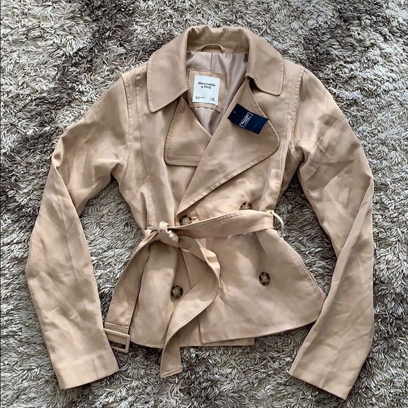 Abercrombie & Fitch Jackets & Blazers - Abercrombie crop trench coat